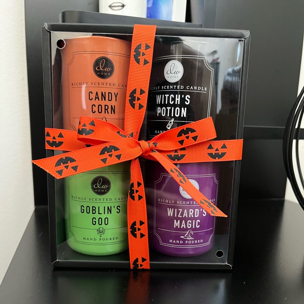 DW Home Halloween candle gift set